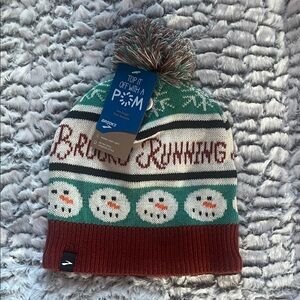NWT Brooks Snowman Pom Beanie